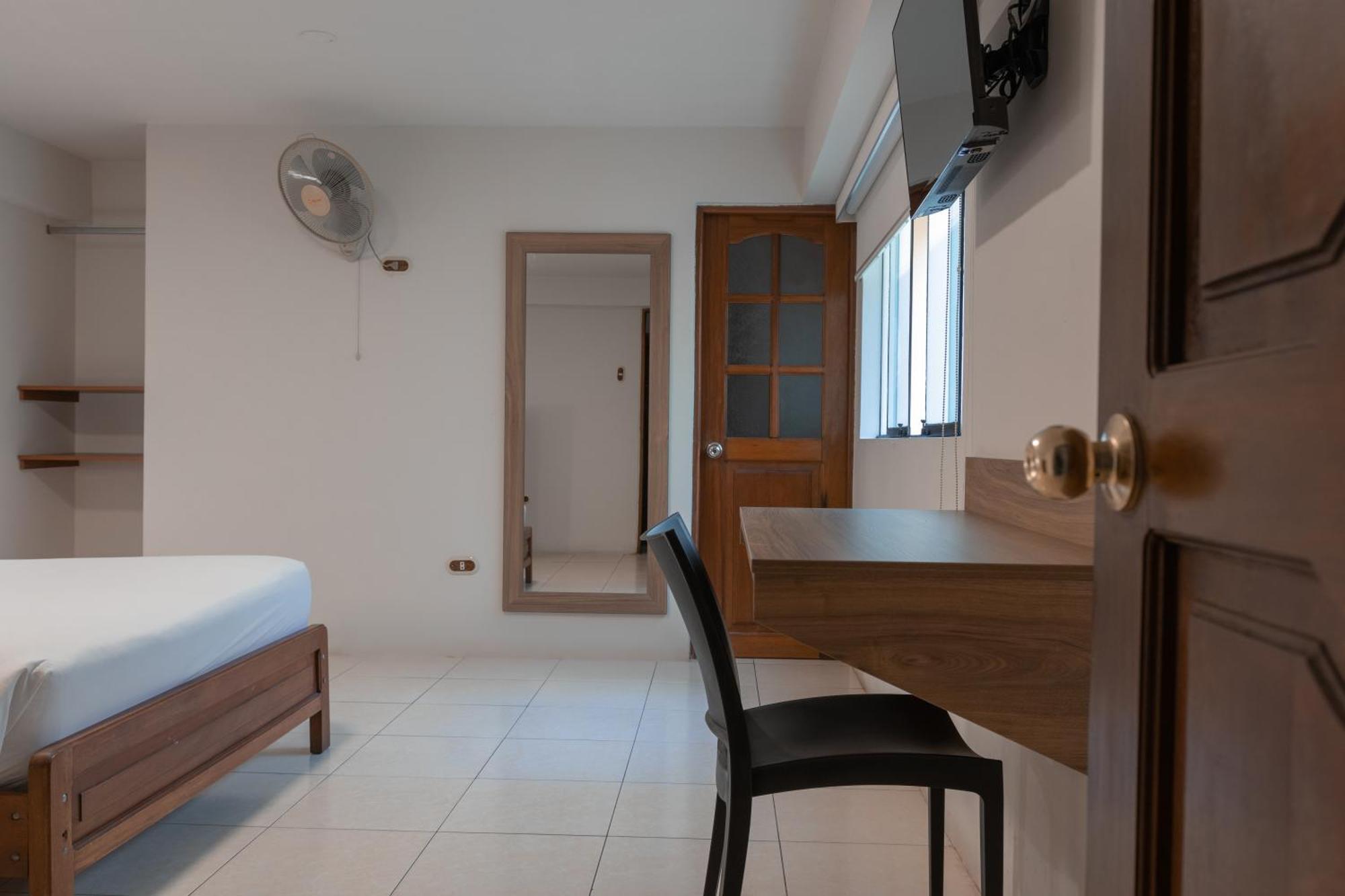 Hotel Alexander Trujillo Room photo